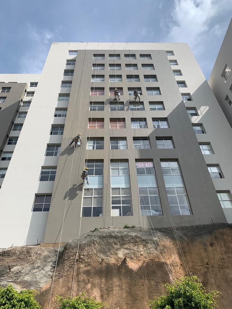 Imagen de Pintura en Alturas – Puerta del Río CDMX
